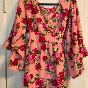 Betsey Johnson Tie in the back flowy top